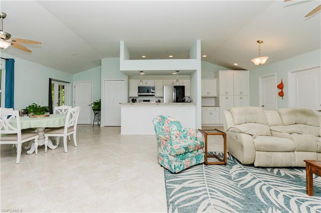 11693 OAKLAND DR, Bokeelia, FL 33922