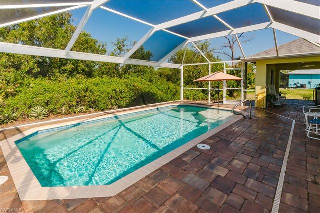 11693 OAKLAND DR, Bokeelia, FL 33922