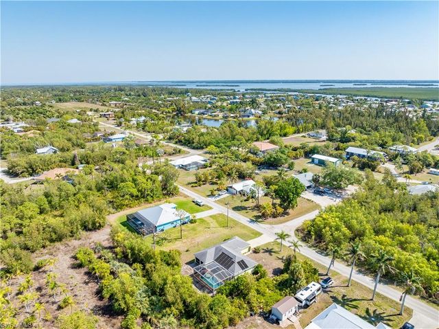 11693 OAKLAND DR, Bokeelia, FL 33922