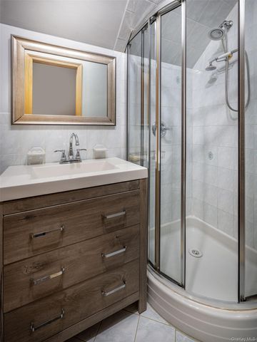 21-38 49th Street, Astoria, NY 11105