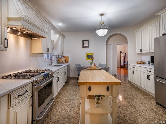21-38 49th Street, Astoria, NY 11105