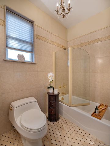 21-38 49th Street, Astoria, NY 11105