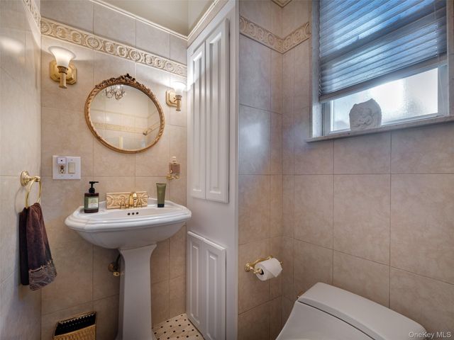 21-38 49th Street, Astoria, NY 11105