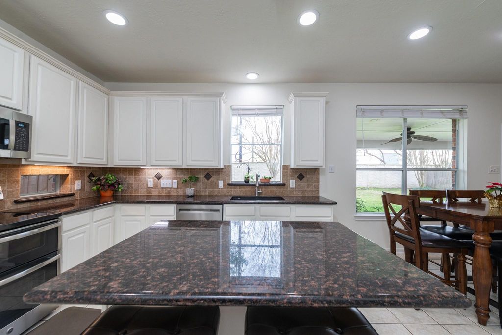 Image 15 of property listing at 23634 Hawkins Creek Court, Katy, TX 77494