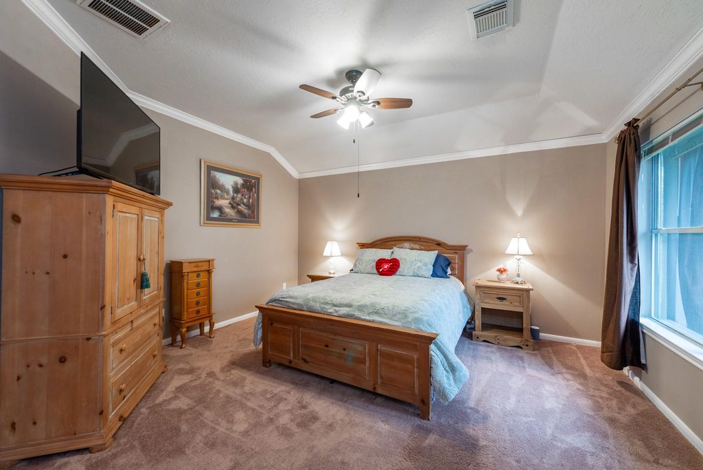 Image 17 of property listing at 23634 Hawkins Creek Court, Katy, TX 77494