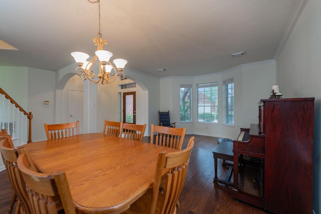 Image 6 of property listing at 23634 Hawkins Creek Court, Katy, TX 77494