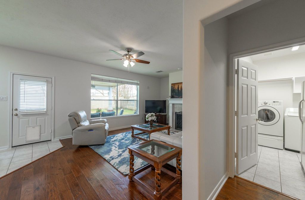 Image 9 of property listing at 23634 Hawkins Creek Court, Katy, TX 77494