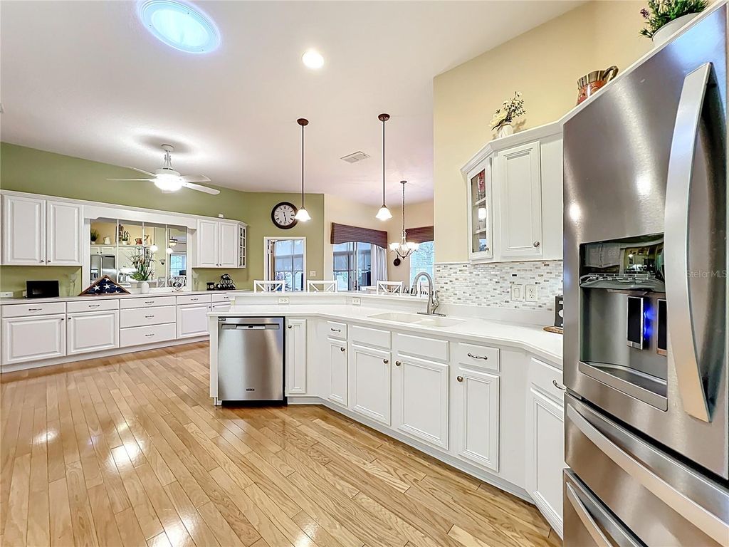 Image 18 of property listing at 25003 CYPRESS POND COURT, Leesburg, FL 34748