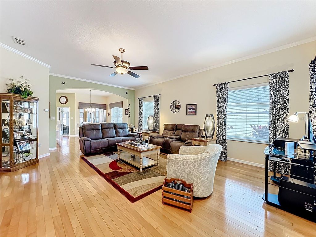 Image 6 of property listing at 25003 CYPRESS POND COURT, Leesburg, FL 34748