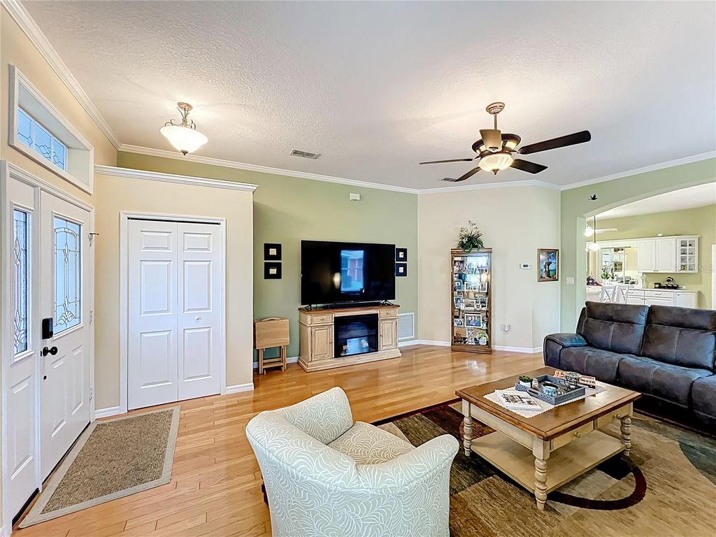 Image 7 of property listing at 25003 CYPRESS POND COURT, Leesburg, FL 34748