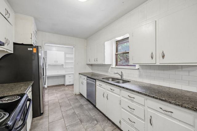 744 Willow Street, Hurst, TX 76053