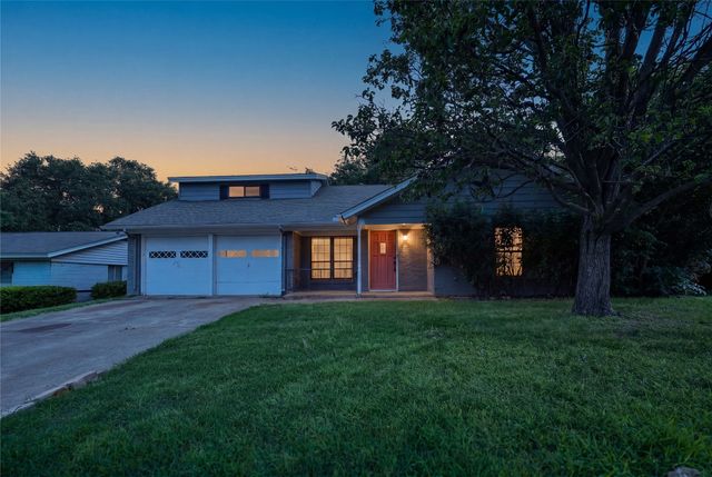 744 Willow Street, Hurst, TX 76053