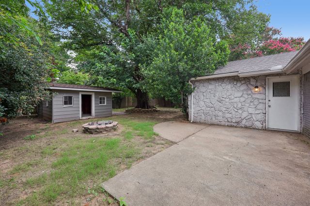 744 Willow Street, Hurst, TX 76053