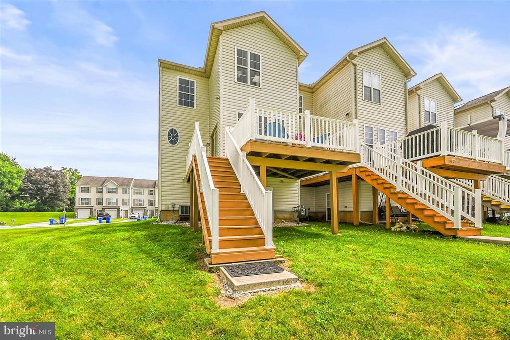 376 MESA LN, York, PA 17408