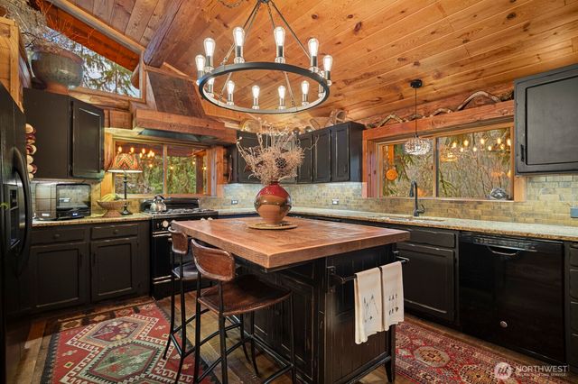 18904 233rd Avenue NE, Woodinville, WA 98077