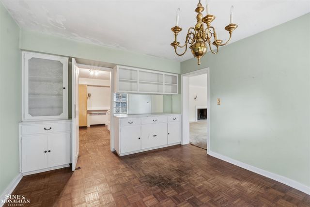 41 Beacon Hill Road, Grosse Pointe Farms, MI 48236