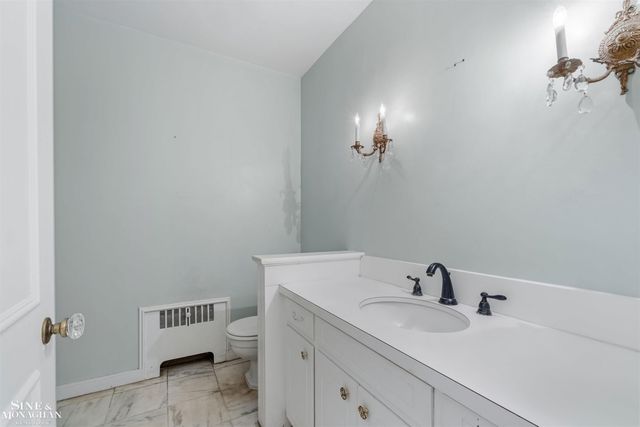 41 Beacon Hill Road, Grosse Pointe Farms, MI 48236