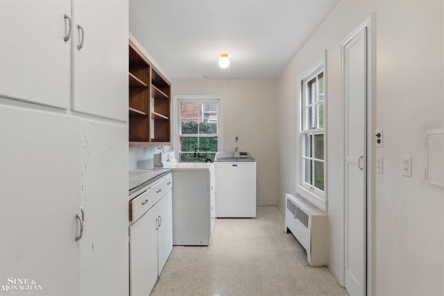 41 Beacon Hill Road, Grosse Pointe Farms, MI 48236