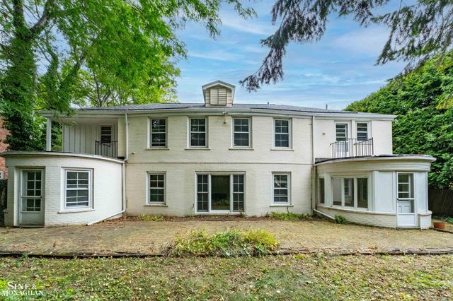41 Beacon Hill Road, Grosse Pointe Farms, MI 48236