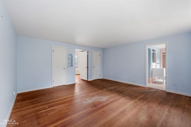 41 Beacon Hill Road, Grosse Pointe Farms, MI 48236