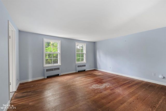41 Beacon Hill Road, Grosse Pointe Farms, MI 48236