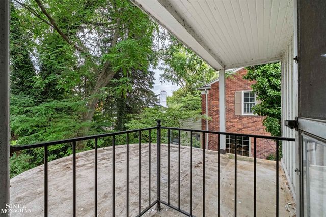 41 Beacon Hill Road, Grosse Pointe Farms, MI 48236