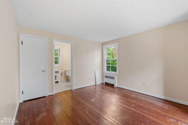 41 Beacon Hill Road, Grosse Pointe Farms, MI 48236