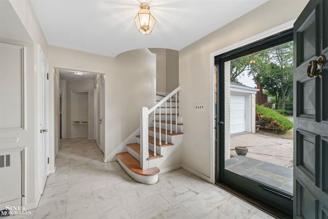 41 Beacon Hill Road, Grosse Pointe Farms, MI 48236