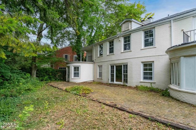 41 Beacon Hill Road, Grosse Pointe Farms, MI 48236