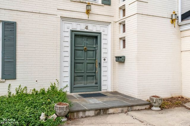 41 Beacon Hill Road, Grosse Pointe Farms, MI 48236