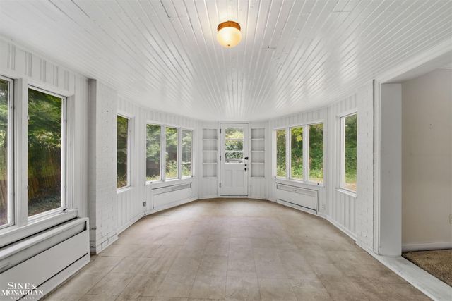 41 Beacon Hill Road, Grosse Pointe Farms, MI 48236