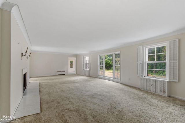 41 Beacon Hill Road, Grosse Pointe Farms, MI 48236