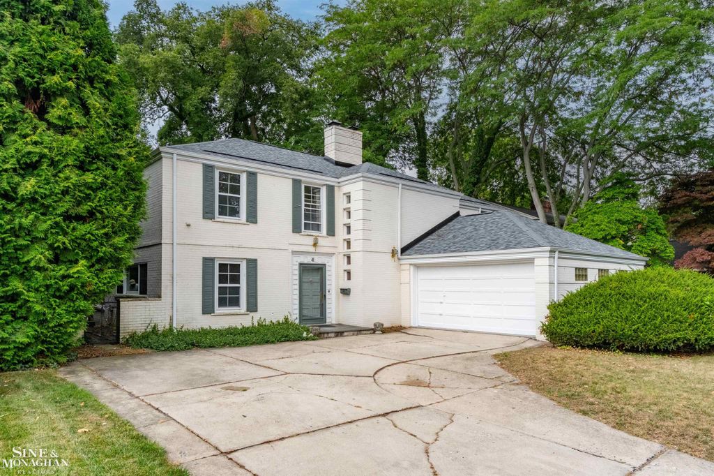 41 Beacon Hill Road, Grosse Pointe Farms, MI 48236