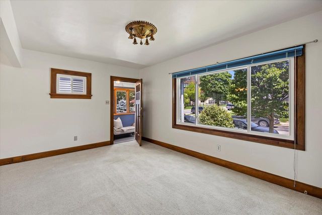 3265 S Swain COURT, Milwaukee, WI 53207