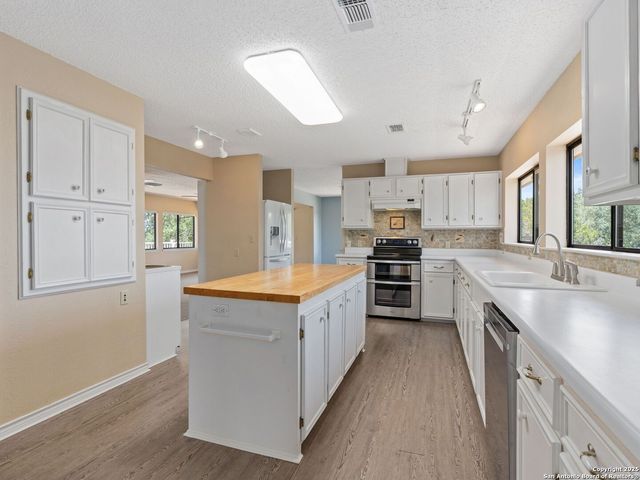 200 Cedar Park, New Braunfels, TX 78132