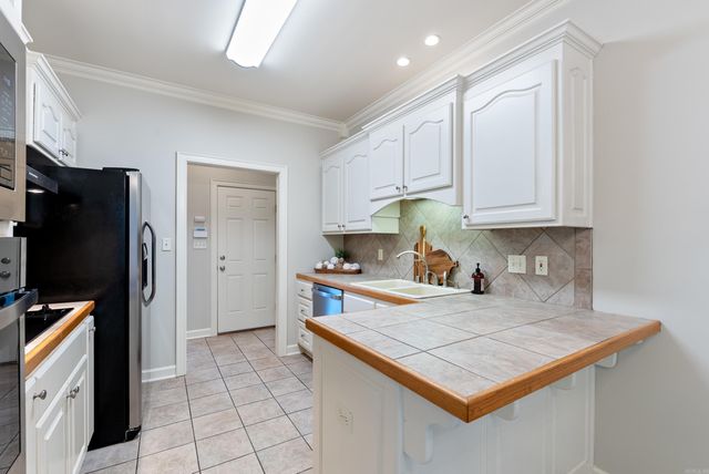 116 Orleans Drive, Maumelle, AR 72113