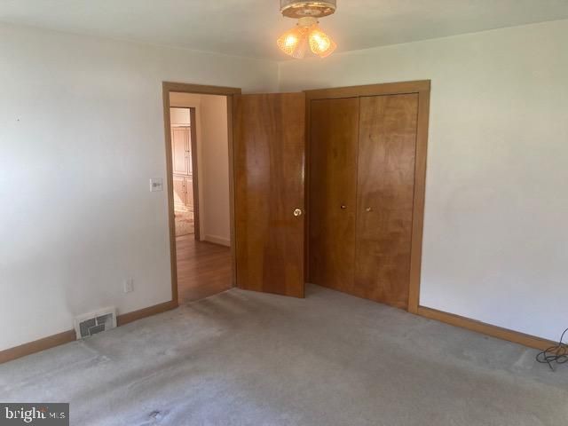 7 MCCLELLAN AVE, Hamilton, NJ 08610