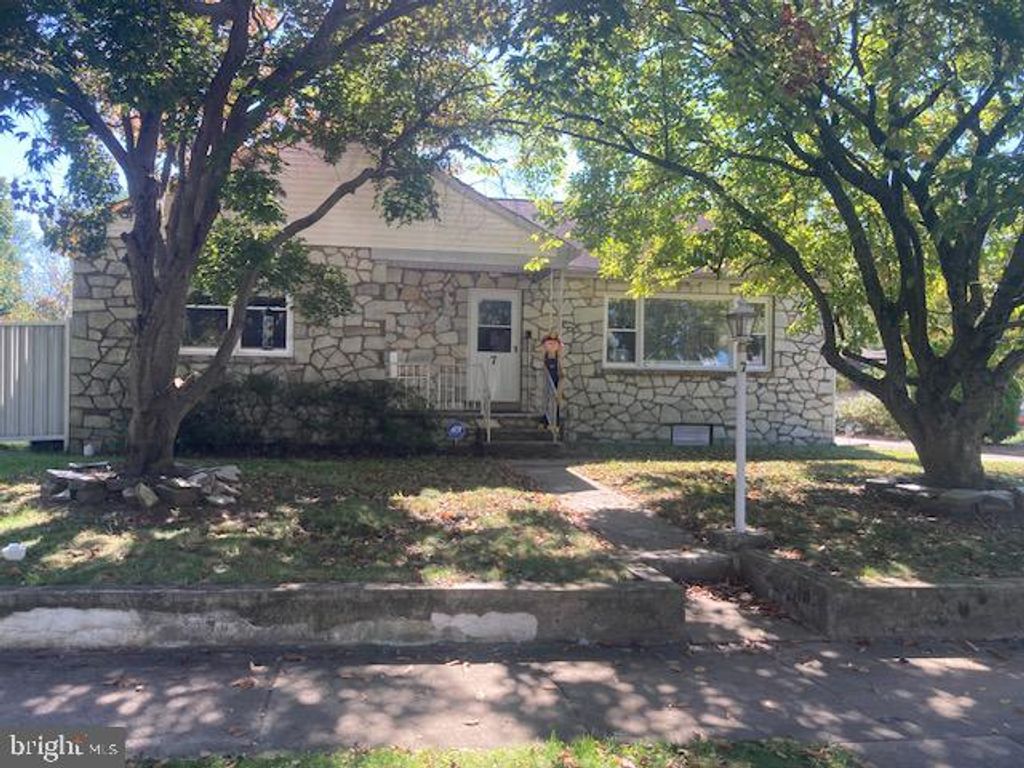 7 MCCLELLAN AVE, HAMILTON, NJ 08610 — exterior