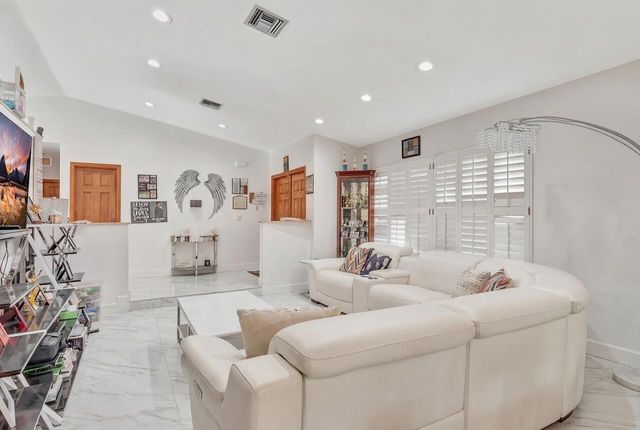 1280 NW 114th Avenue, Coral Springs, FL 33071