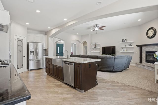 15119 Cotton Blossom Avenue, Bakersfield, CA 93314