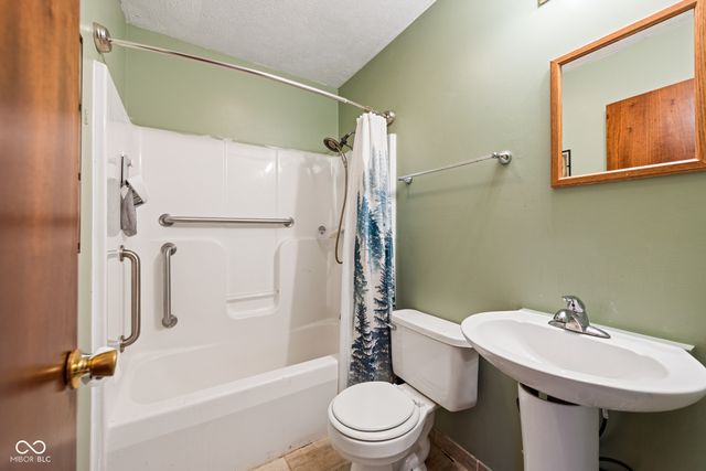 4950 Gene Lane, Nashville, IN 47448