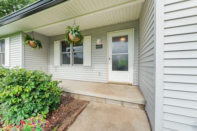 4950 Gene Lane, Nashville, IN 47448