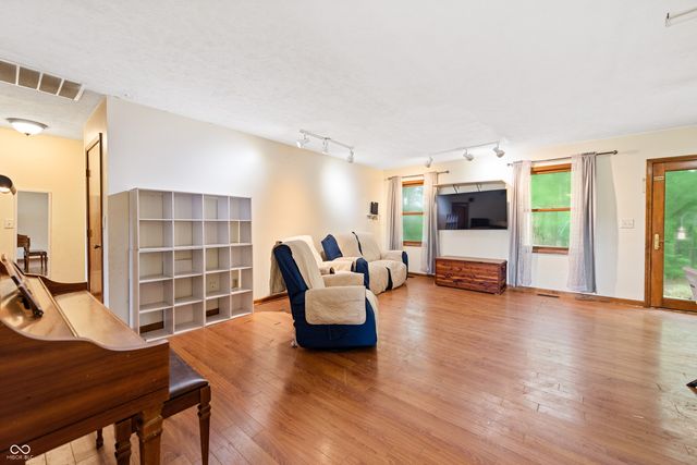 4950 Gene Lane, Nashville, IN 47448