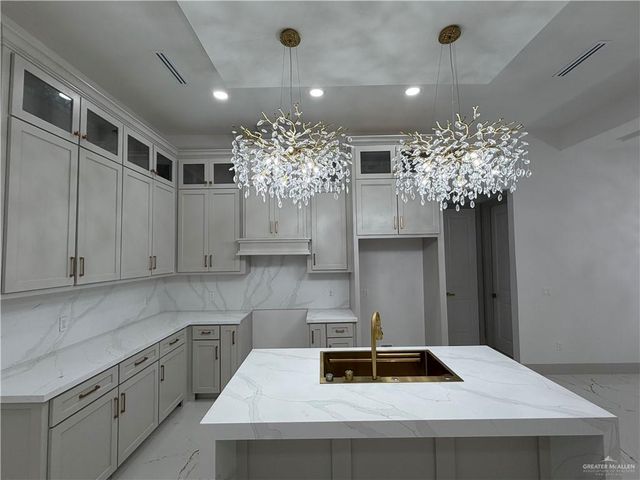 301 N 30th Street, Hidalgo, TX 78557