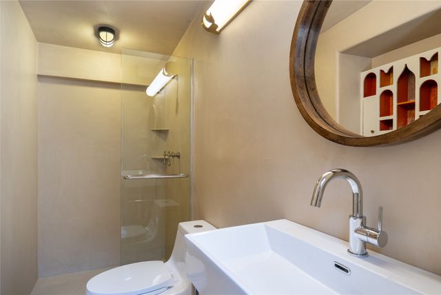 415 Camino Delora, Santa Fe, NM 87505