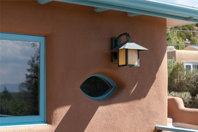 415 Camino Delora, Santa Fe, NM 87505