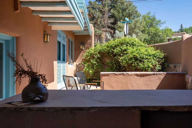 415 Camino Delora, Santa Fe, NM 87505