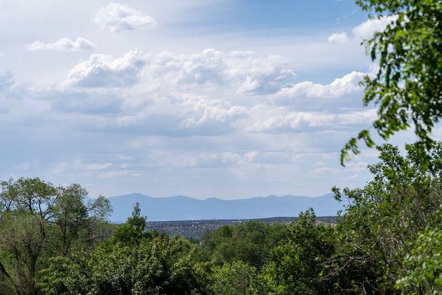 415 Camino Delora, Santa Fe, NM 87505