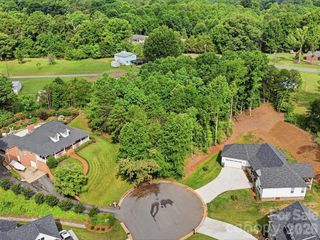 3710 Whitney Drive NE, Hickory, NC 28601