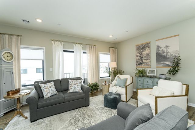 5205 Harvest Square Place NW, Rochester, MN 55901